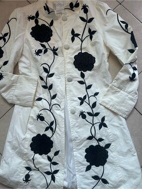 MaxMara White Trench Coat with Black Floral Embroidery